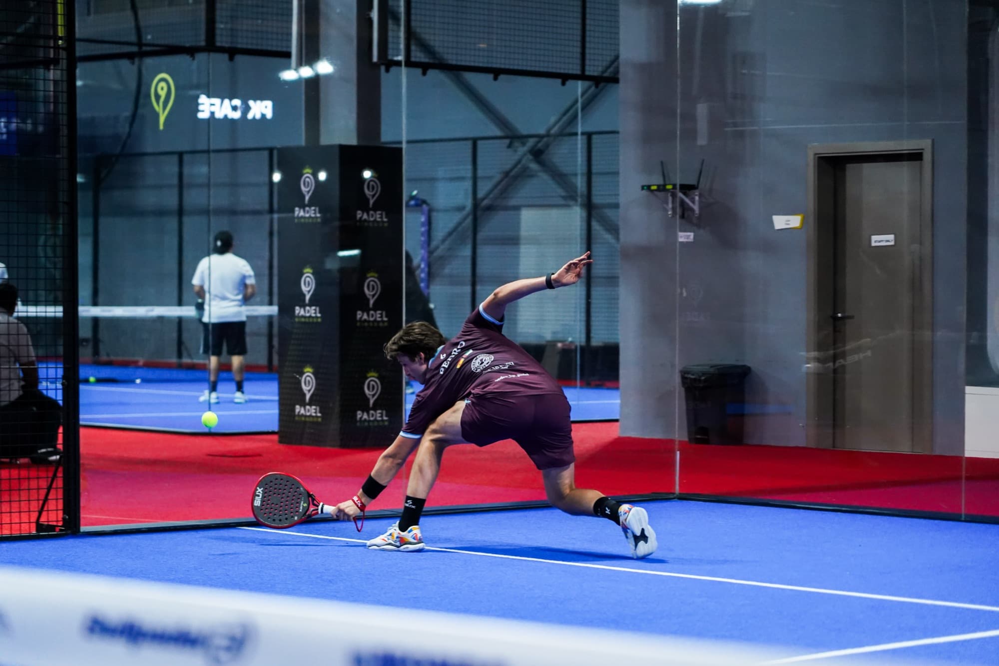Pedro Aguilar defending at full stretch